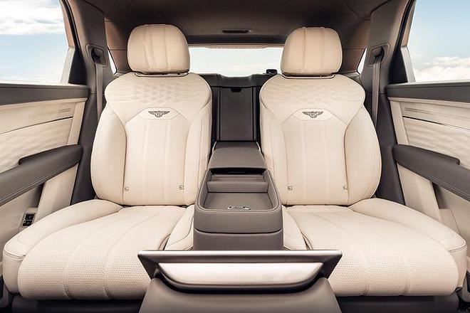 Bekend als de meest luxueuze autostoel in de geschiedenis, brengt Bentley mee...