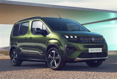 Er zijn twee versies van de officiële Peugeot E-Rifter-kaart beschikbaar voor...