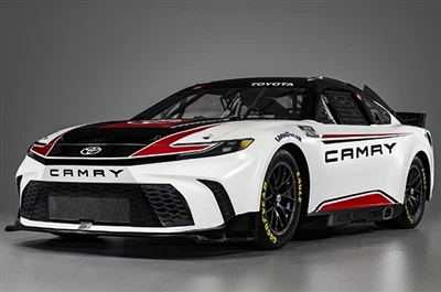 De officiële kaart van Toyota Camry NASCAR Racing wordt in februari volgend j...